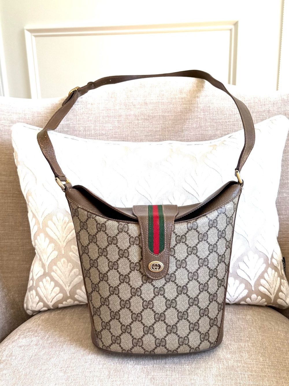 Gucci authentic brown monogram coated canvas shoulder bag bucket brown leather - Picture 2 of 16